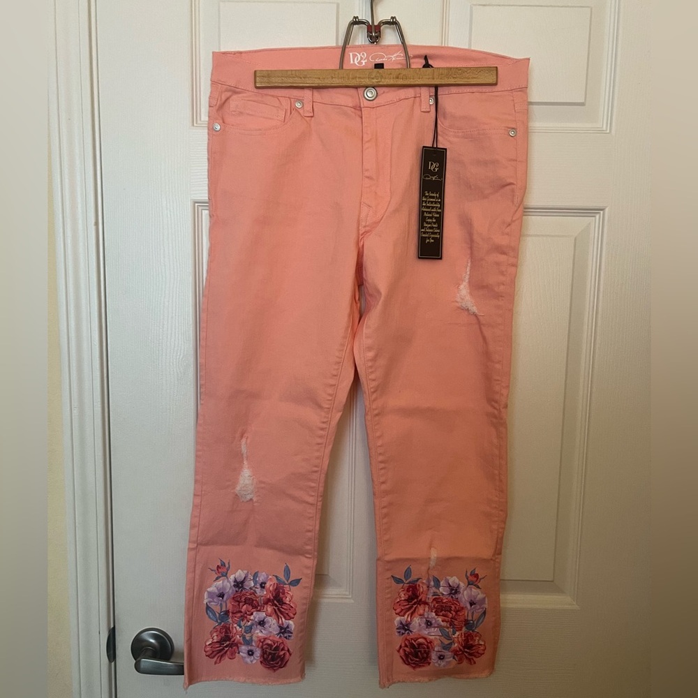 Any 3DG2 at $28 w/$4.99 shipping DIANE GILMAN DISTRESSED FLORAL ANKLE JEANS NWTS - Picture 7 of 10